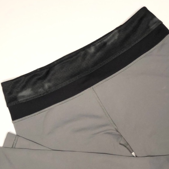 Lululemon Yoga Pants - Picture 6 of 7